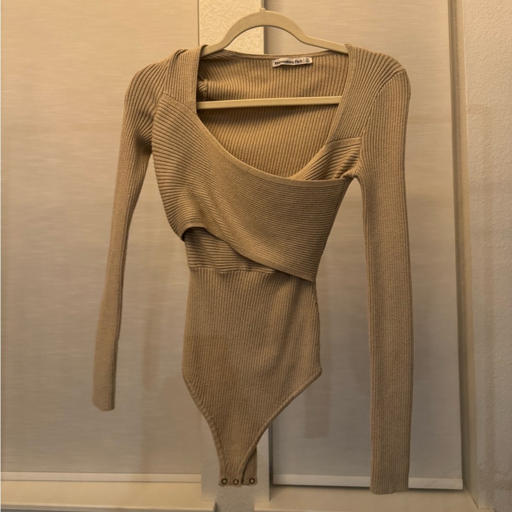 Beige Ribbed Long Sleeve Abercrombie Bodysuit